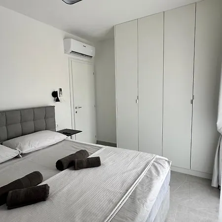 Emilija Apartment *
